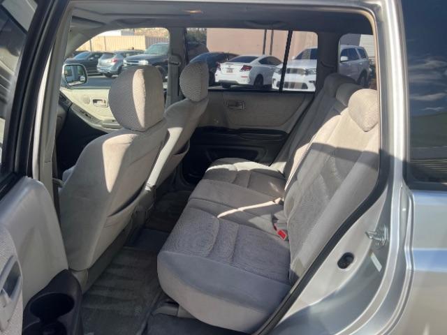 2002 Millennium Silver Metallic /Ivory Toyota Highlander V6 | Limited V6 (JTEGF21A820) with an 3L V-6 DOHC engine, Automatic transmission, located at 1865 East Red Hills Pkwy, St. George, 84770, (435) 628-0023, 37.120850, -113.543640 - We specialize in helping ALL people get the best financing available. No matter your credit score, good, bad or none we can get you an amazing rate. Had a bankruptcy, divorce, or repossessions? We give you the green light to get your credit back on the road. Low down and affordable payments that fit - Photo#20