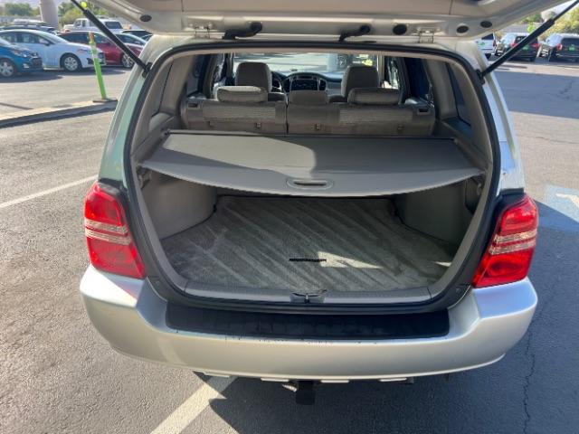 2002 Millennium Silver Metallic /Ivory Toyota Highlander V6 | Limited V6 (JTEGF21A820) with an 3L V-6 DOHC engine, Automatic transmission, located at 1865 East Red Hills Pkwy, St. George, 84770, (435) 628-0023, 37.120850, -113.543640 - We specialize in helping ALL people get the best financing available. No matter your credit score, good, bad or none we can get you an amazing rate. Had a bankruptcy, divorce, or repossessions? We give you the green light to get your credit back on the road. Low down and affordable payments that fit - Photo#22