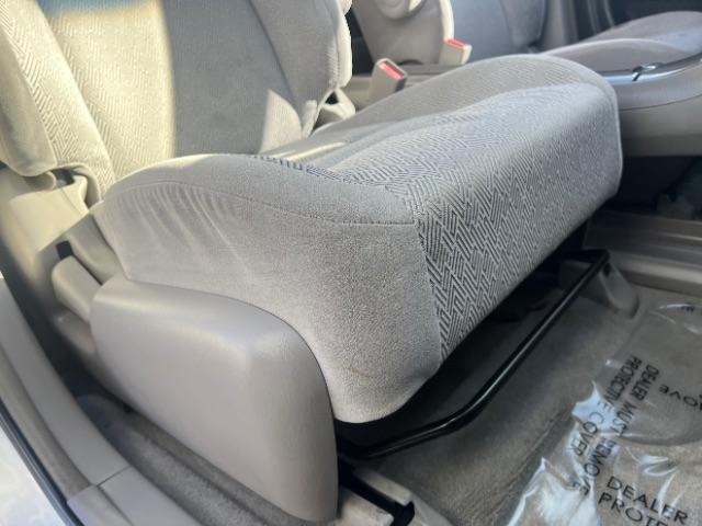 2002 Millennium Silver Metallic /Ivory Toyota Highlander V6 | Limited V6 (JTEGF21A820) with an 3L V-6 DOHC engine, Automatic transmission, located at 1865 East Red Hills Pkwy, St. George, 84770, (435) 628-0023, 37.120850, -113.543640 - We specialize in helping ALL people get the best financing available. No matter your credit score, good, bad or none we can get you an amazing rate. Had a bankruptcy, divorce, or repossessions? We give you the green light to get your credit back on the road. Low down and affordable payments that fit - Photo#26