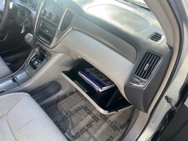 2002 Millennium Silver Metallic /Ivory Toyota Highlander V6 | Limited V6 (JTEGF21A820) with an 3L V-6 DOHC engine, Automatic transmission, located at 1865 East Red Hills Pkwy, St. George, 84770, (435) 628-0023, 37.120850, -113.543640 - We specialize in helping ALL people get the best financing available. No matter your credit score, good, bad or none we can get you an amazing rate. Had a bankruptcy, divorce, or repossessions? We give you the green light to get your credit back on the road. Low down and affordable payments that fit - Photo#27