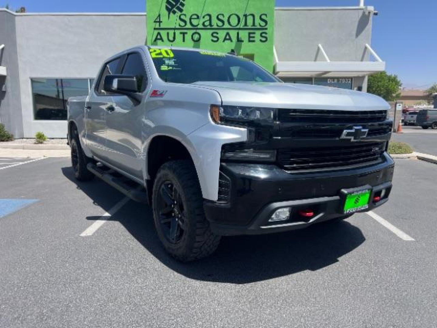 2020 Satin Steel Metallic /Jet Black Chevrolet Silverado 1500 4WD Crew Cab Short Bed LT Trail Boss (1GCPYFED2LZ) , Automatic transmission, located at 1865 East Red Hills Pkwy, St. George, 84770, (435) 628-0023, 37.120850, -113.543640 - We specialize in helping ALL people get the best financing available. No matter your credit score, good, bad or none we can get you an amazing rate. Had a bankruptcy, divorce, or repossessions? We give you the green light to get your credit back on the road. Low down and affordable payments that fit- Photo#0