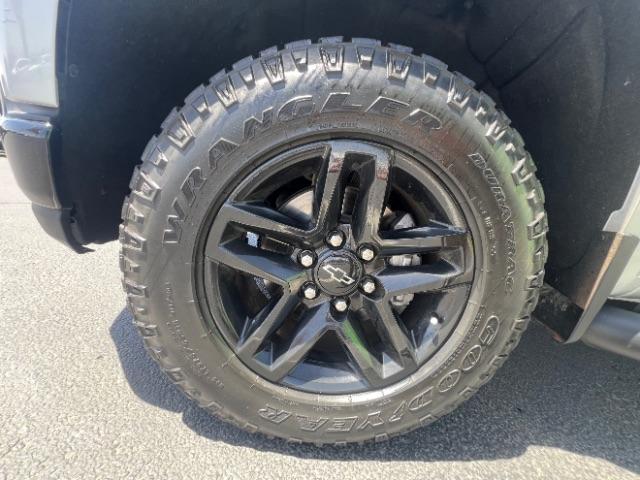 2020 Satin Steel Metallic /Jet Black Chevrolet Silverado 1500 4WD Crew Cab Short Bed LT Trail Boss (1GCPYFED2LZ) , Automatic transmission, located at 1865 East Red Hills Pkwy, St. George, 84770, (435) 628-0023, 37.120850, -113.543640 - We specialize in helping ALL people get the best financing available. No matter your credit score, good, bad or none we can get you an amazing rate. Had a bankruptcy, divorce, or repossessions? We give you the green light to get your credit back on the road. Low down and affordable payments that fit- Photo#10