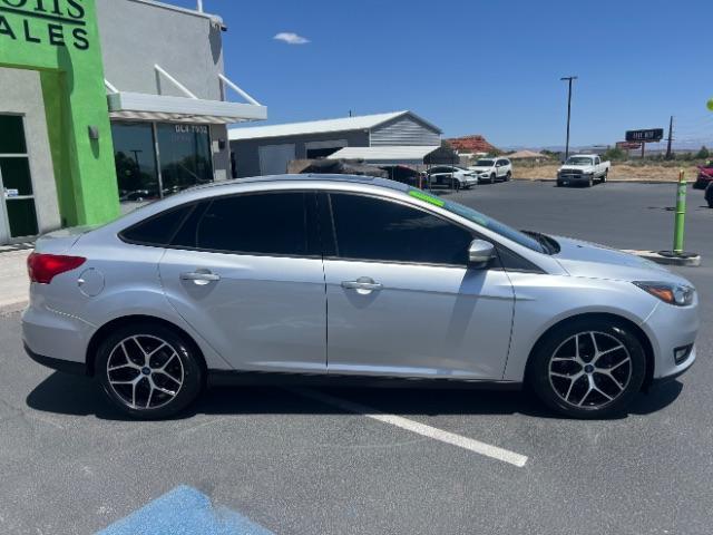 2018 Ingot Silver Metallic /Charcoal Black Ford Focus SEL (1FADP3H20JL) with an 2L I-4 gasoline direct injection engine, Automatic transmission, located at 940 North Main Street, Cedar City, UT, 84720, (435) 628-0023, 37.692936, -113.061897 - We specialize in helping ALL people get the best financing available. No matter your credit score, good, bad or none we can get you an amazing rate. Had a bankruptcy, divorce, or repossessions? We give you the green light to get your credit back on the road. Low down and affordable payments that fit - Photo#7