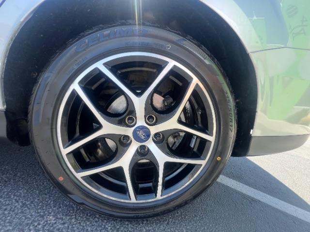 2018 Ingot Silver Metallic /Charcoal Black Ford Focus SEL (1FADP3H20JL) with an 2L I-4 gasoline direct injection engine, Automatic transmission, located at 940 North Main Street, Cedar City, UT, 84720, (435) 628-0023, 37.692936, -113.061897 - We specialize in helping ALL people get the best financing available. No matter your credit score, good, bad or none we can get you an amazing rate. Had a bankruptcy, divorce, or repossessions? We give you the green light to get your credit back on the road. Low down and affordable payments that fit - Photo#10