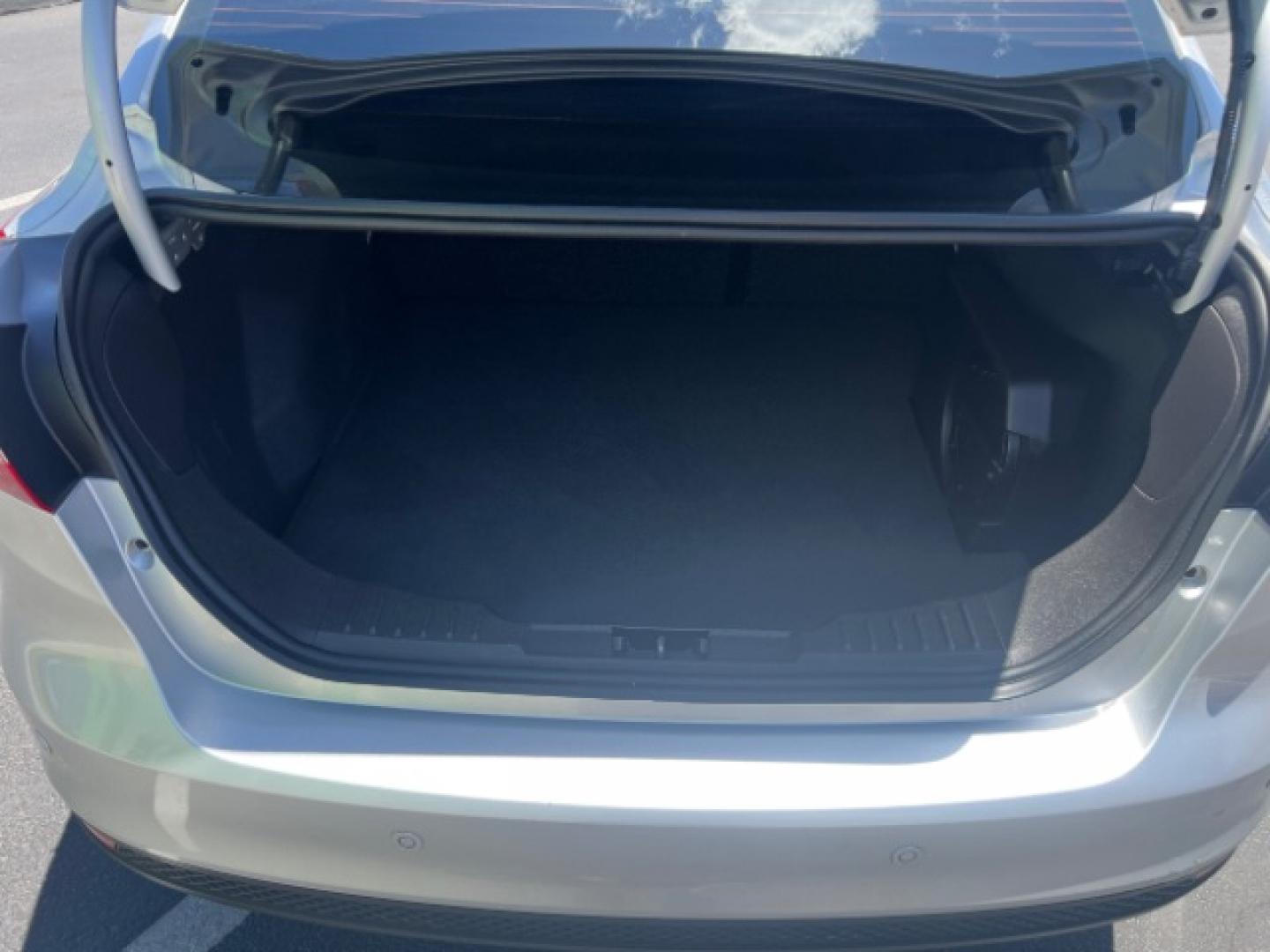 2018 Ingot Silver Metallic /Charcoal Black Ford Focus SEL (1FADP3H20JL) with an 2L I-4 gasoline direct injection engine, Automatic transmission, located at 940 North Main Street, Cedar City, UT, 84720, (435) 628-0023, 37.692936, -113.061897 - We specialize in helping ALL people get the best financing available. No matter your credit score, good, bad or none we can get you an amazing rate. Had a bankruptcy, divorce, or repossessions? We give you the green light to get your credit back on the road. Low down and affordable payments that fit- Photo#23