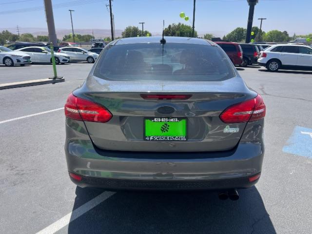 2016 Magnetic /Charcoal Black Ford Focus SE (1FADP3F28GL) , Automatic transmission, located at 1865 East Red Hills Pkwy, St. George, 84770, (435) 628-0023, 37.120850, -113.543640 - We specialize in helping ALL people get the best financing available. No matter your credit score, good, bad or none we can get you an amazing rate. Had a bankruptcy, divorce, or repossessions? We give you the green light to get your credit back on the road. Low down and affordable payments that fit- Photo#5