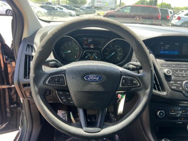 2016 Magnetic /Charcoal Black Ford Focus SE (1FADP3F28GL) , Automatic transmission, located at 1865 East Red Hills Pkwy, St. George, 84770, (435) 628-0023, 37.120850, -113.543640 - We specialize in helping ALL people get the best financing available. No matter your credit score, good, bad or none we can get you an amazing rate. Had a bankruptcy, divorce, or repossessions? We give you the green light to get your credit back on the road. Low down and affordable payments that fit- Photo#15