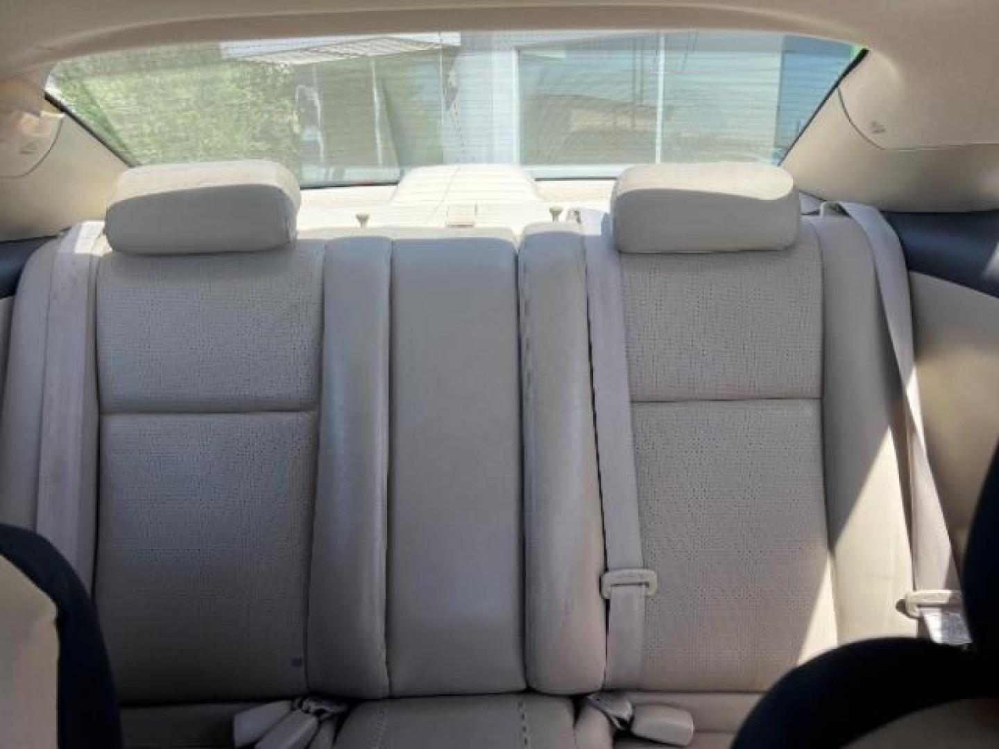 2004 Arctic Frost Pearl /Ivory Toyota Camry Solara SE V6 | SE Sport V6 | SLE V6 (4T1CA30P14U) with an 3.3L V-6 DOHC engine, Automatic transmission, located at 1865 East Red Hills Pkwy, St. George, 84770, (435) 628-0023, 37.120850, -113.543640 - We specialize in helping ALL people get the best financing available. No matter your credit score, good, bad or none we can get you an amazing rate. Had a bankruptcy, divorce, or repossessions? We give you the green light to get your credit back on the road. Low down and affordable payments that fit- Photo#20