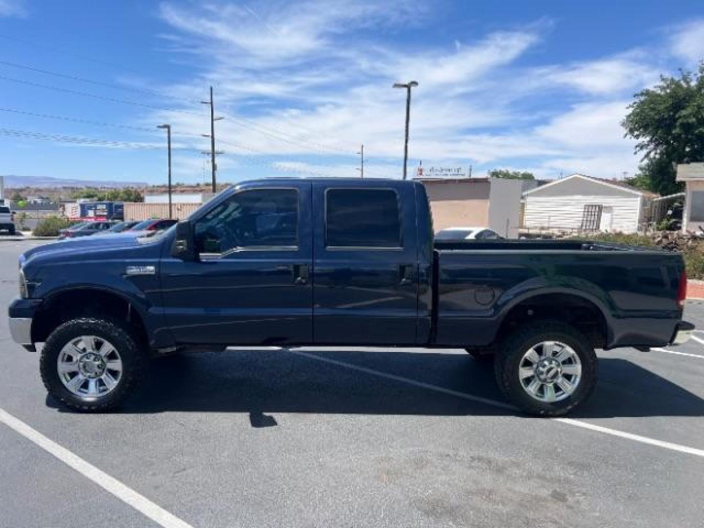 2007 True Blue Clearcoat Metallic /Medium Flint Ford F-350 XL | XLT | LARIAT (1FTWW31P77E) with an Powerstroke 6L V-8 diesel direct injection engine, Automatic transmission, located at 1865 East Red Hills Pkwy, St. George, 84770, (435) 628-0023, 37.120850, -113.543640- Photo#3