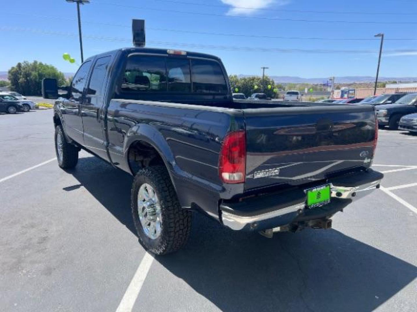 2007 True Blue Clearcoat Metallic /Medium Flint Ford F-350 XL | XLT | LARIAT (1FTWW31P77E) with an Powerstroke 6L V-8 diesel direct injection engine, Automatic transmission, located at 1865 East Red Hills Pkwy, St. George, 84770, (435) 628-0023, 37.120850, -113.543640- Photo#4