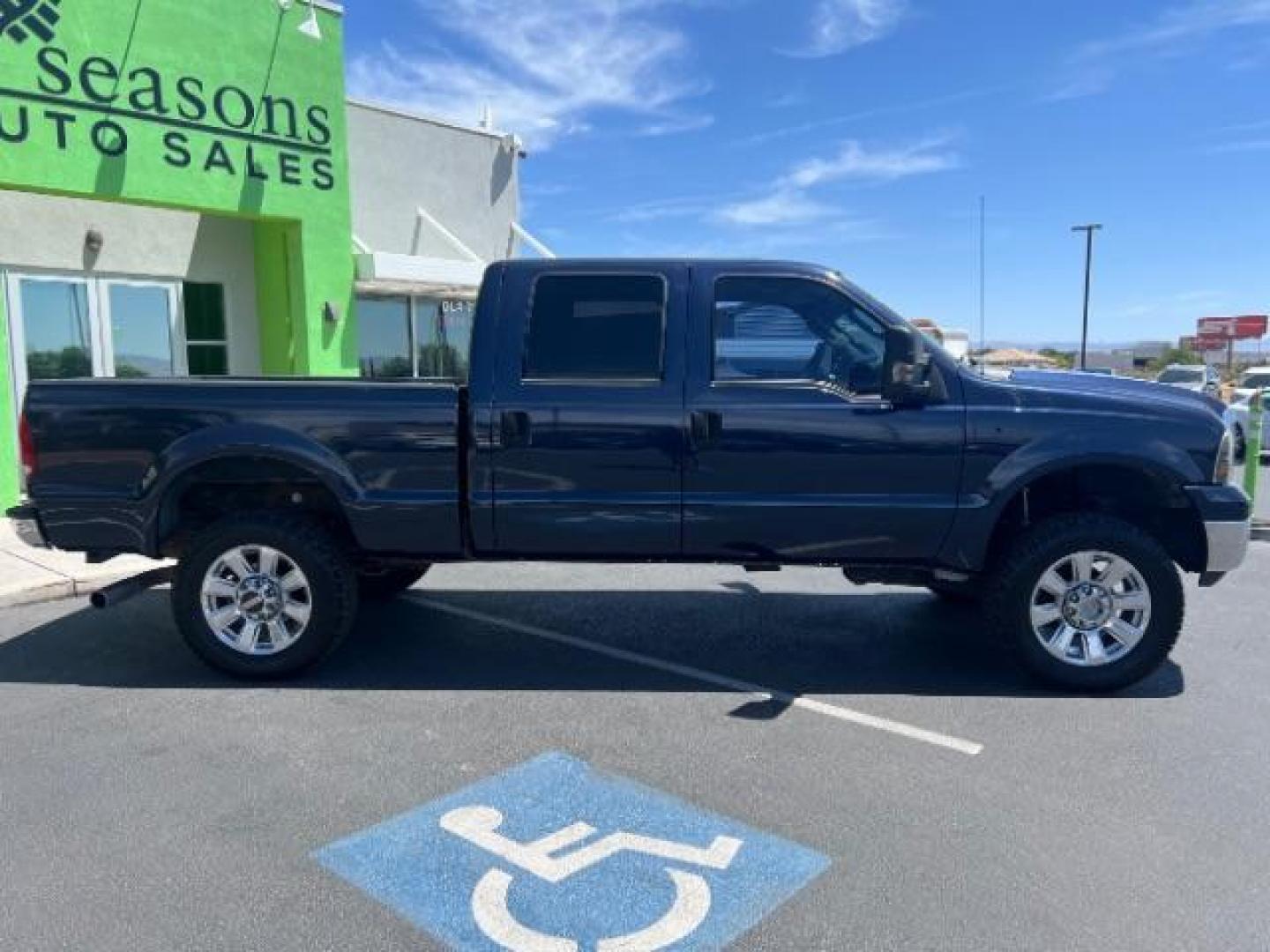 2007 True Blue Clearcoat Metallic /Medium Flint Ford F-350 XL | XLT | LARIAT (1FTWW31P77E) with an Powerstroke 6L V-8 diesel direct injection engine, Automatic transmission, located at 1865 East Red Hills Pkwy, St. George, 84770, (435) 628-0023, 37.120850, -113.543640- Photo#7