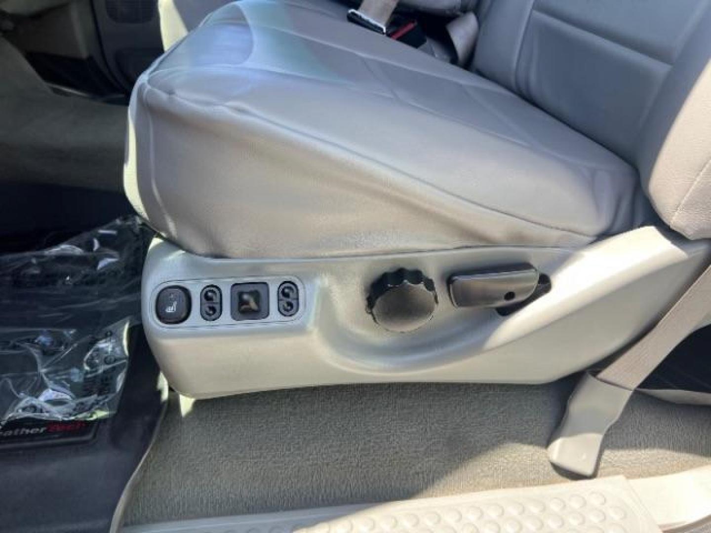 2007 True Blue Clearcoat Metallic /Medium Flint Ford F-350 XL | XLT | LARIAT (1FTWW31P77E) with an Powerstroke 6L V-8 diesel direct injection engine, Automatic transmission, located at 1865 East Red Hills Pkwy, St. George, 84770, (435) 628-0023, 37.120850, -113.543640- Photo#13