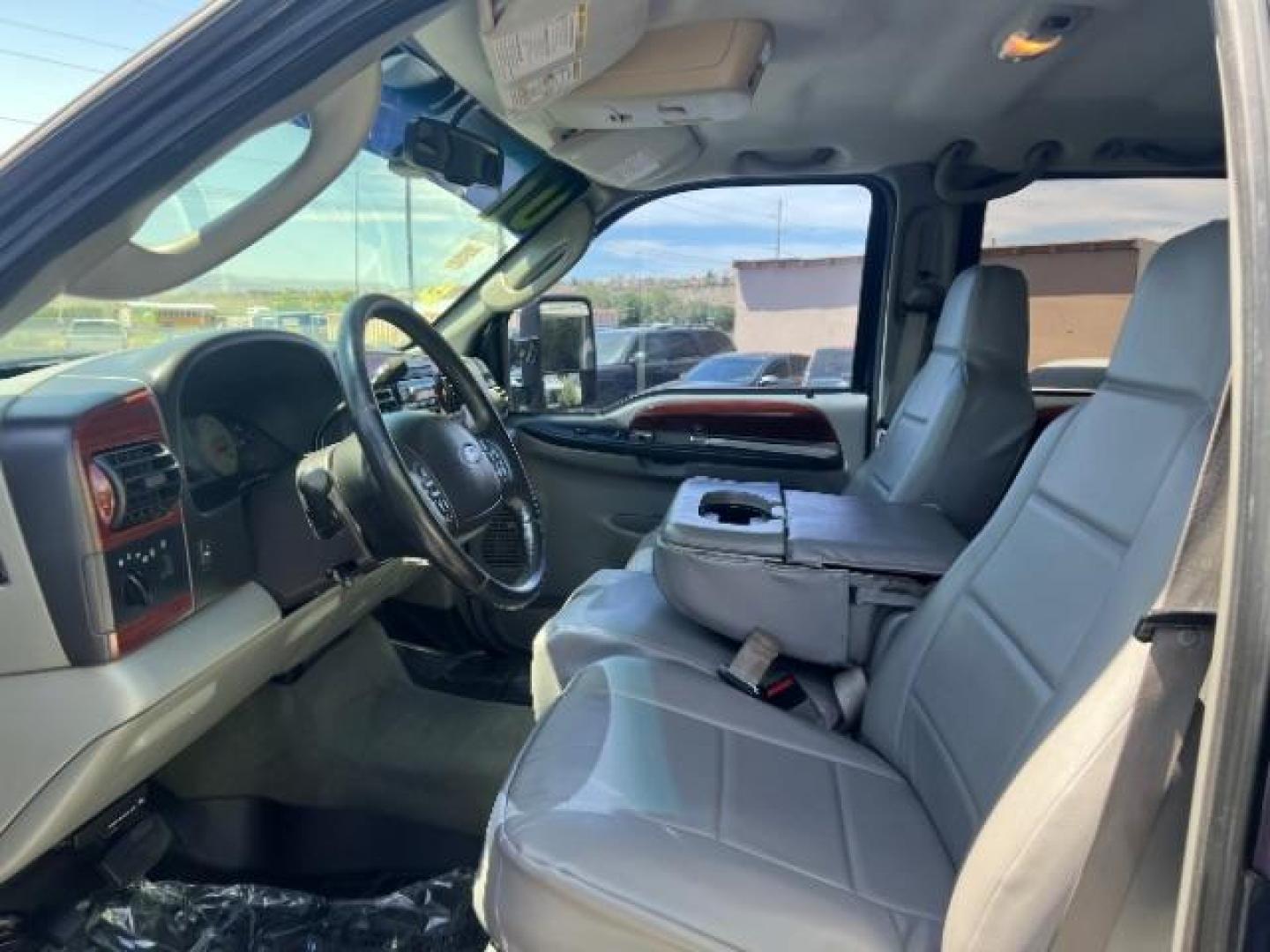 2007 True Blue Clearcoat Metallic /Medium Flint Ford F-350 XL | XLT | LARIAT (1FTWW31P77E) with an Powerstroke 6L V-8 diesel direct injection engine, Automatic transmission, located at 1865 East Red Hills Pkwy, St. George, 84770, (435) 628-0023, 37.120850, -113.543640- Photo#14