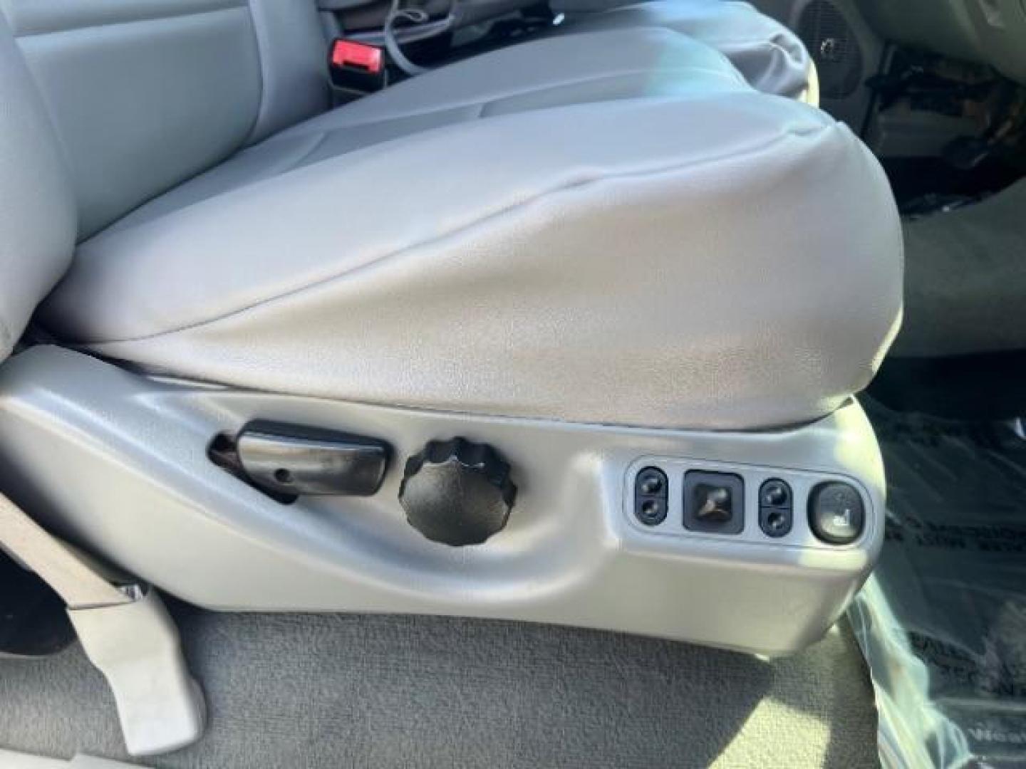 2007 True Blue Clearcoat Metallic /Medium Flint Ford F-350 XL | XLT | LARIAT (1FTWW31P77E) with an Powerstroke 6L V-8 diesel direct injection engine, Automatic transmission, located at 1865 East Red Hills Pkwy, St. George, 84770, (435) 628-0023, 37.120850, -113.543640- Photo#27