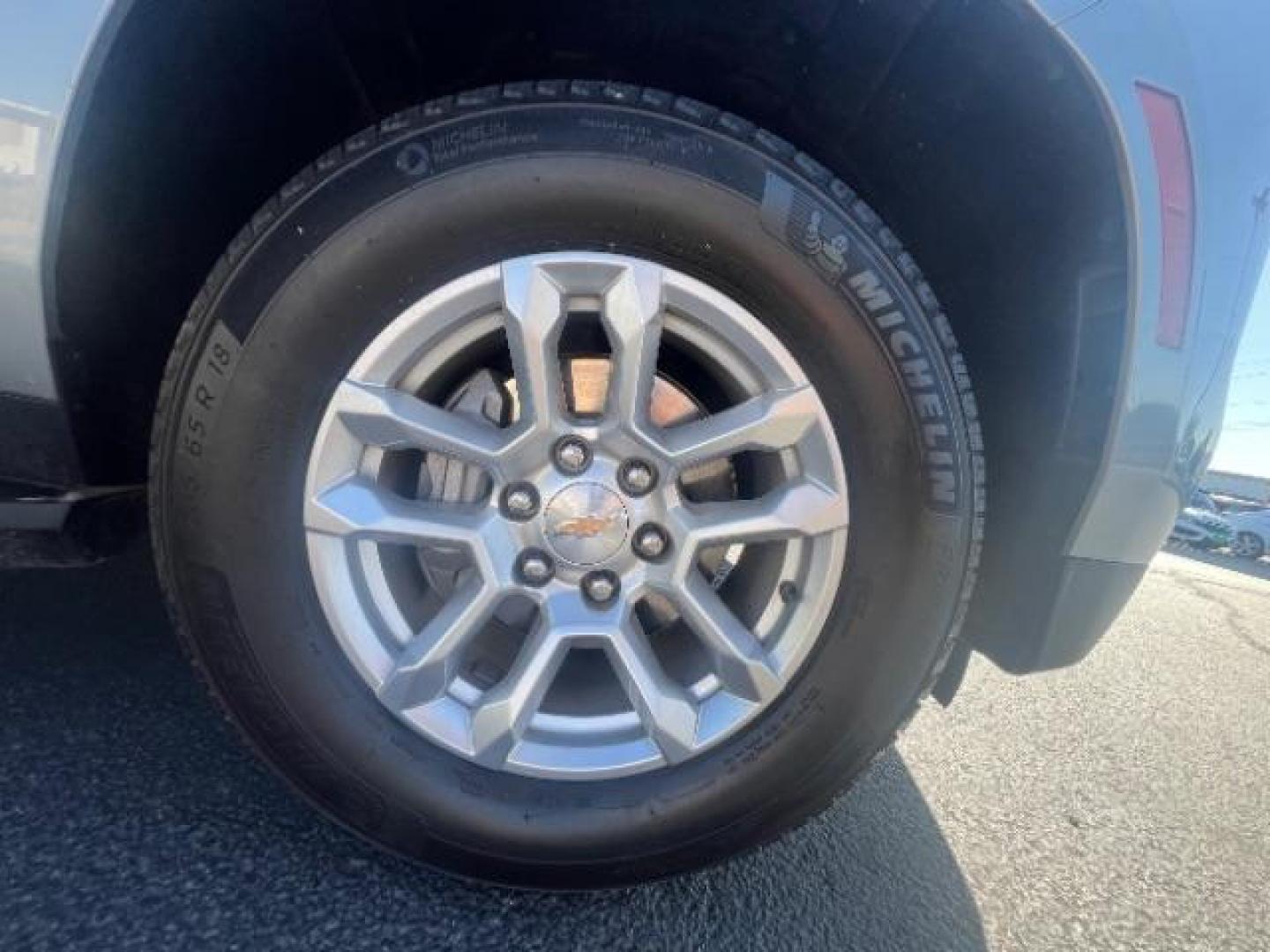 2025 Sterling Gray Metallic /Jet Black Chevrolet Suburban 4WD LS (1GNS6BED8SR) with an EcoTec3 5.3L V-8 gasoline direct injection engine, Automatic transmission, located at 1865 East Red Hills Pkwy, St. George, 84770, (435) 628-0023, 37.120850, -113.543640 - Very clean, 9 passenger, 4x4, 5.3L engine Cloth seats, Excellent tires, 1 owner, No accidents, Clean title Financing available with all the local credit unions. OAC Asking price includes $300 doc fee. 4 Seasons Auto DL 7932- Photo#9