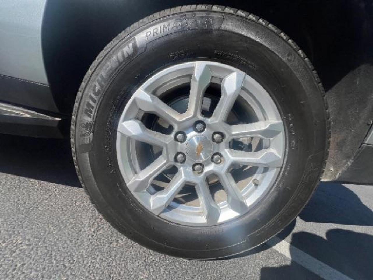 2025 Sterling Gray Metallic /Jet Black Chevrolet Suburban 4WD LS (1GNS6BED8SR) with an EcoTec3 5.3L V-8 gasoline direct injection engine, Automatic transmission, located at 1865 East Red Hills Pkwy, St. George, 84770, (435) 628-0023, 37.120850, -113.543640 - Very clean, 9 passenger, 4x4, 5.3L engine Cloth seats, Excellent tires, 1 owner, No accidents, Clean title Financing available with all the local credit unions. OAC Asking price includes $300 doc fee. 4 Seasons Auto DL 7932- Photo#11
