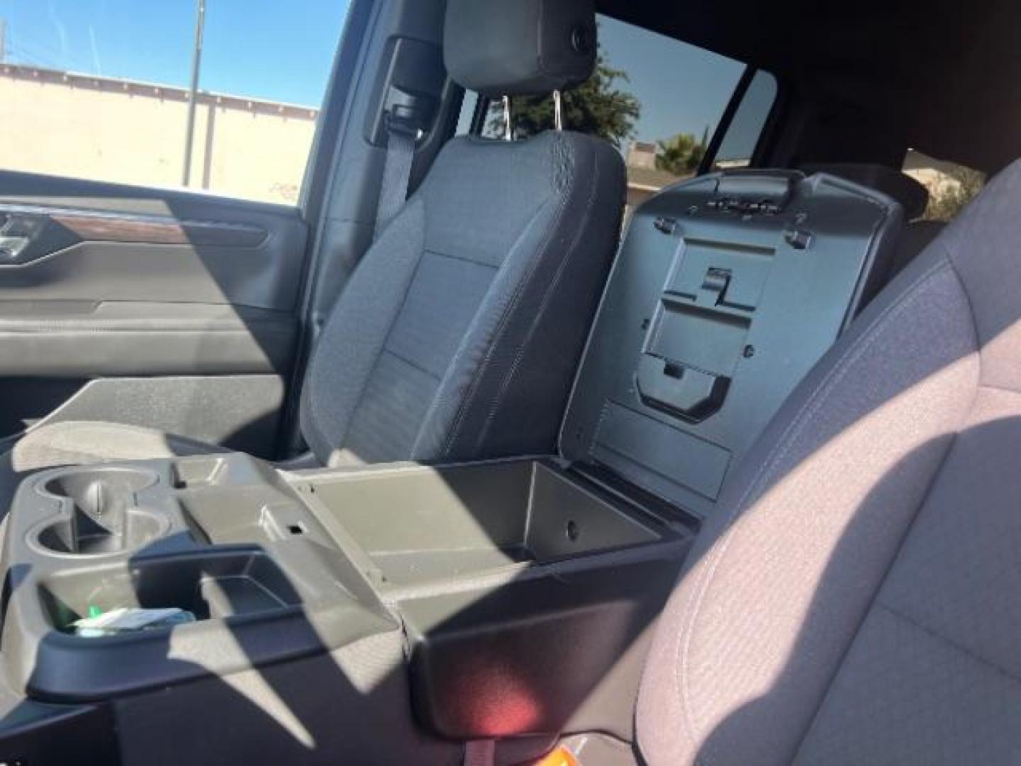 2025 Sterling Gray Metallic /Jet Black Chevrolet Suburban 4WD LS (1GNS6BED8SR) with an EcoTec3 5.3L V-8 gasoline direct injection engine, Automatic transmission, located at 1865 East Red Hills Pkwy, St. George, 84770, (435) 628-0023, 37.120850, -113.543640 - Very clean, 9 passenger, 4x4, 5.3L engine Cloth seats, Excellent tires, 1 owner, No accidents, Clean title Financing available with all the local credit unions. OAC Asking price includes $300 doc fee. 4 Seasons Auto DL 7932- Photo#18