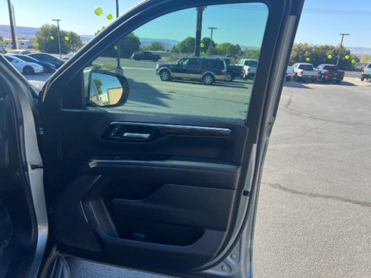 2025 Sterling Gray Metallic /Jet Black Chevrolet Suburban 4WD LS (1GNS6BED8SR) with an EcoTec3 5.3L V-8 gasoline direct injection engine, Automatic transmission, located at 1865 East Red Hills Pkwy, St. George, 84770, (435) 628-0023, 37.120850, -113.543640 - Very clean, 9 passenger, 4x4, 5.3L engine Cloth seats, Excellent tires, 1 owner, No accidents, Clean title Financing available with all the local credit unions. OAC Asking price includes $300 doc fee. 4 Seasons Auto DL 7932- Photo#29