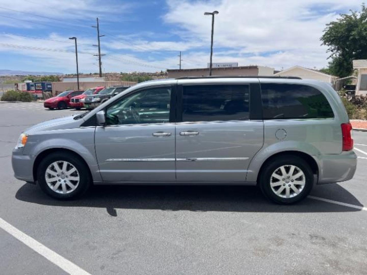 2014 Billet Silver Metallic Clearcoat /Black/Light Graystone Chrysler Town and Country Touring (2C4RC1BG1ER) with an Pentastar 3.6L V-6 DOHC engine, Automatic transmission, located at 940 North Main Street, Cedar City, UT, 84720, (435) 628-0023, 37.692936, -113.061897 - We specialize in helping ALL people get the best financing available. No matter your credit score, good, bad or none we can get you an amazing rate. Had a bankruptcy, divorce, or repossessions? We give you the green light to get your credit back on the road. Low down and affordable payments that fit- Photo#3