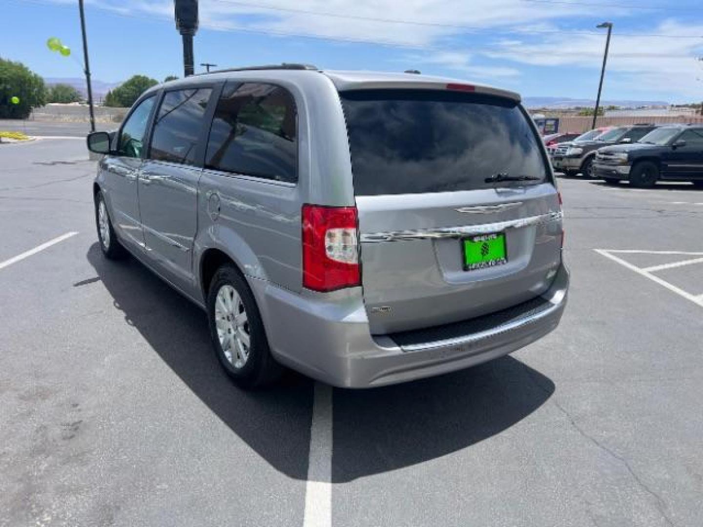 2014 Billet Silver Metallic Clearcoat /Black/Light Graystone Chrysler Town and Country Touring (2C4RC1BG1ER) with an Pentastar 3.6L V-6 DOHC engine, Automatic transmission, located at 940 North Main Street, Cedar City, UT, 84720, (435) 628-0023, 37.692936, -113.061897 - We specialize in helping ALL people get the best financing available. No matter your credit score, good, bad or none we can get you an amazing rate. Had a bankruptcy, divorce, or repossessions? We give you the green light to get your credit back on the road. Low down and affordable payments that fit- Photo#4