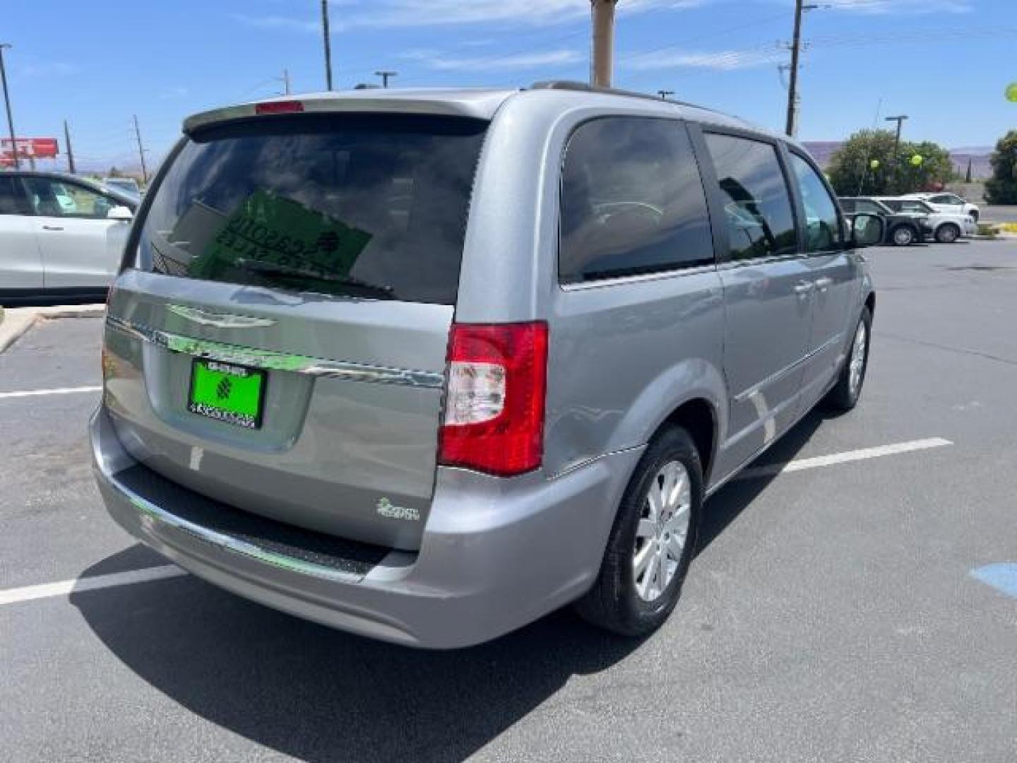 2014 Billet Silver Metallic Clearcoat /Black/Light Graystone Chrysler Town and Country Touring (2C4RC1BG1ER) with an Pentastar 3.6L V-6 DOHC engine, Automatic transmission, located at 940 North Main Street, Cedar City, UT, 84720, (435) 628-0023, 37.692936, -113.061897 - We specialize in helping ALL people get the best financing available. No matter your credit score, good, bad or none we can get you an amazing rate. Had a bankruptcy, divorce, or repossessions? We give you the green light to get your credit back on the road. Low down and affordable payments that fit- Photo#6