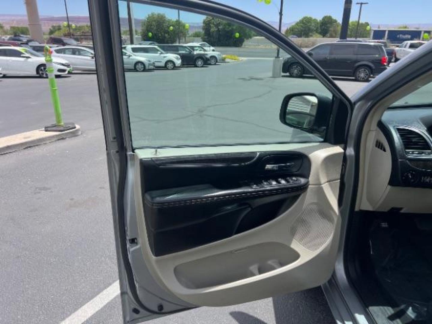 2014 Billet Silver Metallic Clearcoat /Black/Light Graystone Chrysler Town and Country Touring (2C4RC1BG1ER) with an Pentastar 3.6L V-6 DOHC engine, Automatic transmission, located at 940 North Main Street, Cedar City, UT, 84720, (435) 628-0023, 37.692936, -113.061897 - We specialize in helping ALL people get the best financing available. No matter your credit score, good, bad or none we can get you an amazing rate. Had a bankruptcy, divorce, or repossessions? We give you the green light to get your credit back on the road. Low down and affordable payments that fit- Photo#12