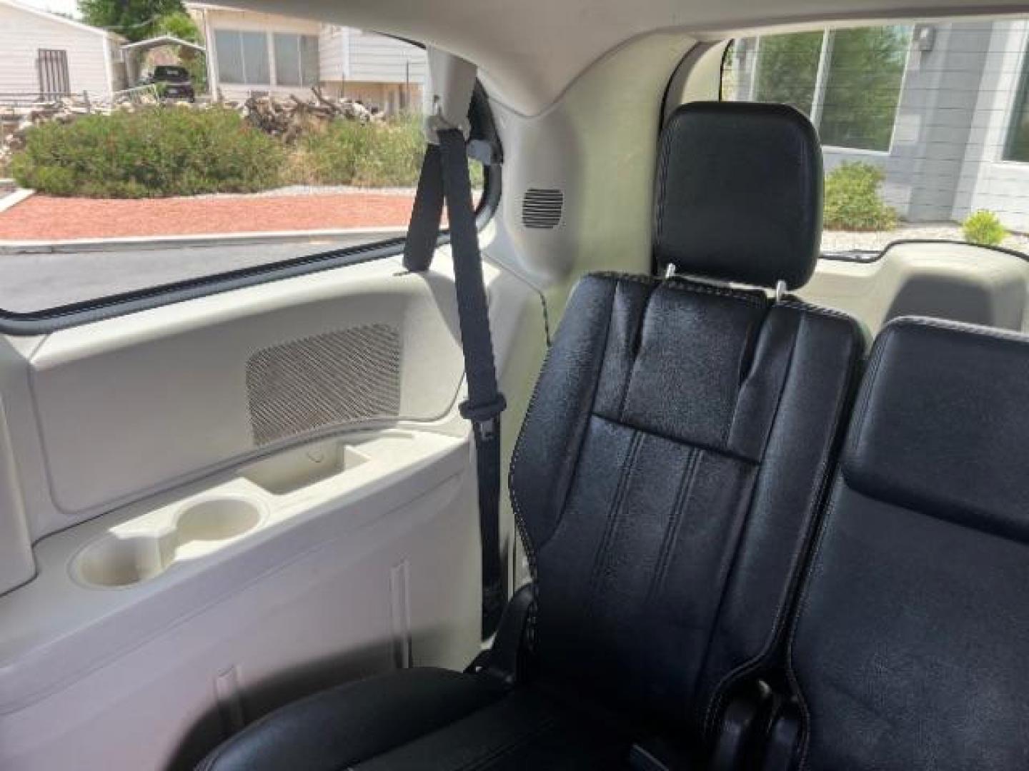 2014 Billet Silver Metallic Clearcoat /Black/Light Graystone Chrysler Town and Country Touring (2C4RC1BG1ER) with an Pentastar 3.6L V-6 DOHC engine, Automatic transmission, located at 940 North Main Street, Cedar City, UT, 84720, (435) 628-0023, 37.692936, -113.061897 - We specialize in helping ALL people get the best financing available. No matter your credit score, good, bad or none we can get you an amazing rate. Had a bankruptcy, divorce, or repossessions? We give you the green light to get your credit back on the road. Low down and affordable payments that fit- Photo#22
