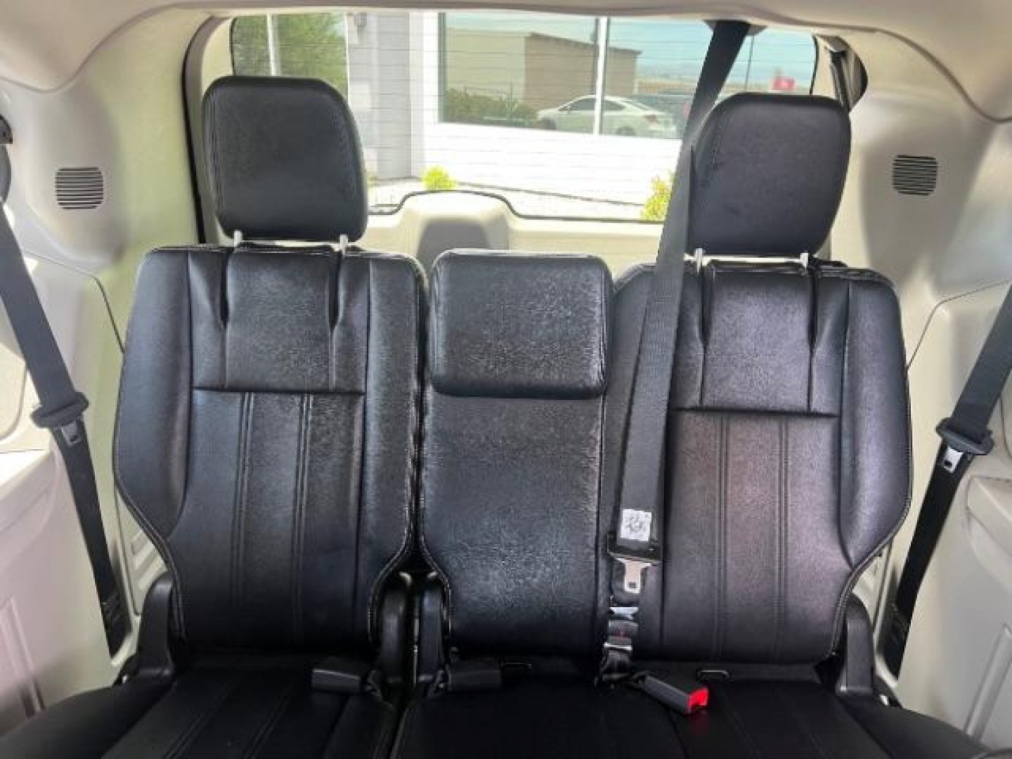 2014 Billet Silver Metallic Clearcoat /Black/Light Graystone Chrysler Town and Country Touring (2C4RC1BG1ER) with an Pentastar 3.6L V-6 DOHC engine, Automatic transmission, located at 940 North Main Street, Cedar City, UT, 84720, (435) 628-0023, 37.692936, -113.061897 - We specialize in helping ALL people get the best financing available. No matter your credit score, good, bad or none we can get you an amazing rate. Had a bankruptcy, divorce, or repossessions? We give you the green light to get your credit back on the road. Low down and affordable payments that fit- Photo#23
