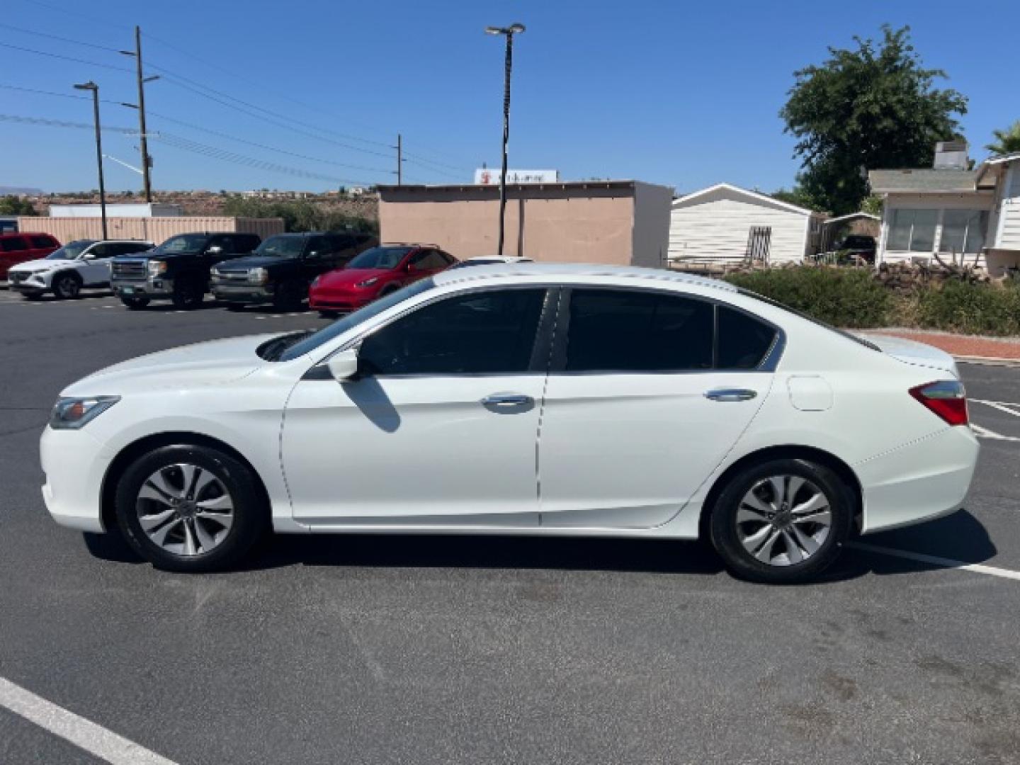 2014 White Orchid Pearl /Ivory Honda Accord LX (1HGCR2F37EA) with an 2.4L I-4 gasoline direct injection engine, Automatic transmission, located at 1865 East Red Hills Pkwy, St. George, 84770, (435) 628-0023, 37.120850, -113.543640- Photo#3
