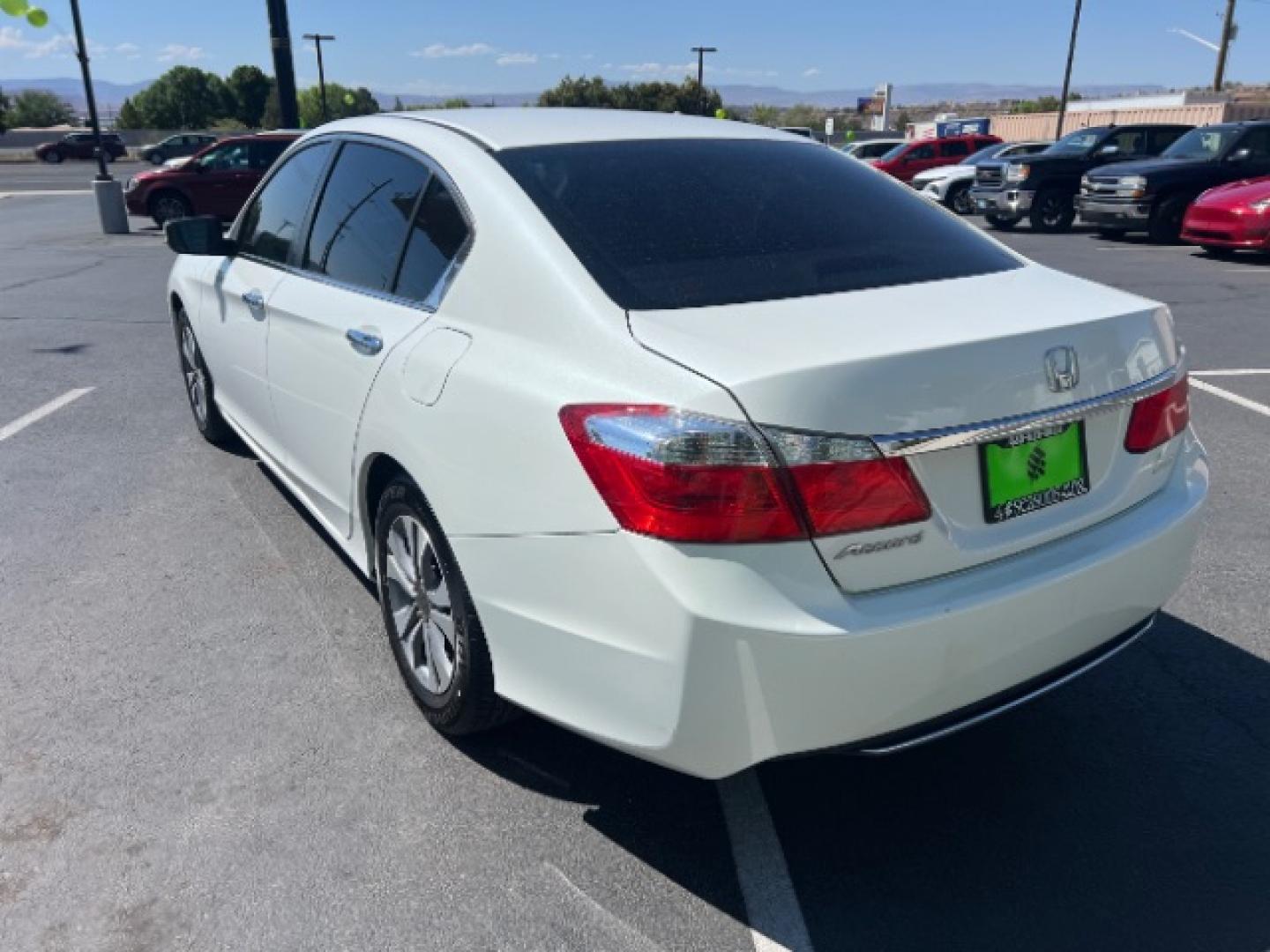 2014 White Orchid Pearl /Ivory Honda Accord LX (1HGCR2F37EA) with an 2.4L I-4 gasoline direct injection engine, Automatic transmission, located at 1865 East Red Hills Pkwy, St. George, 84770, (435) 628-0023, 37.120850, -113.543640- Photo#4