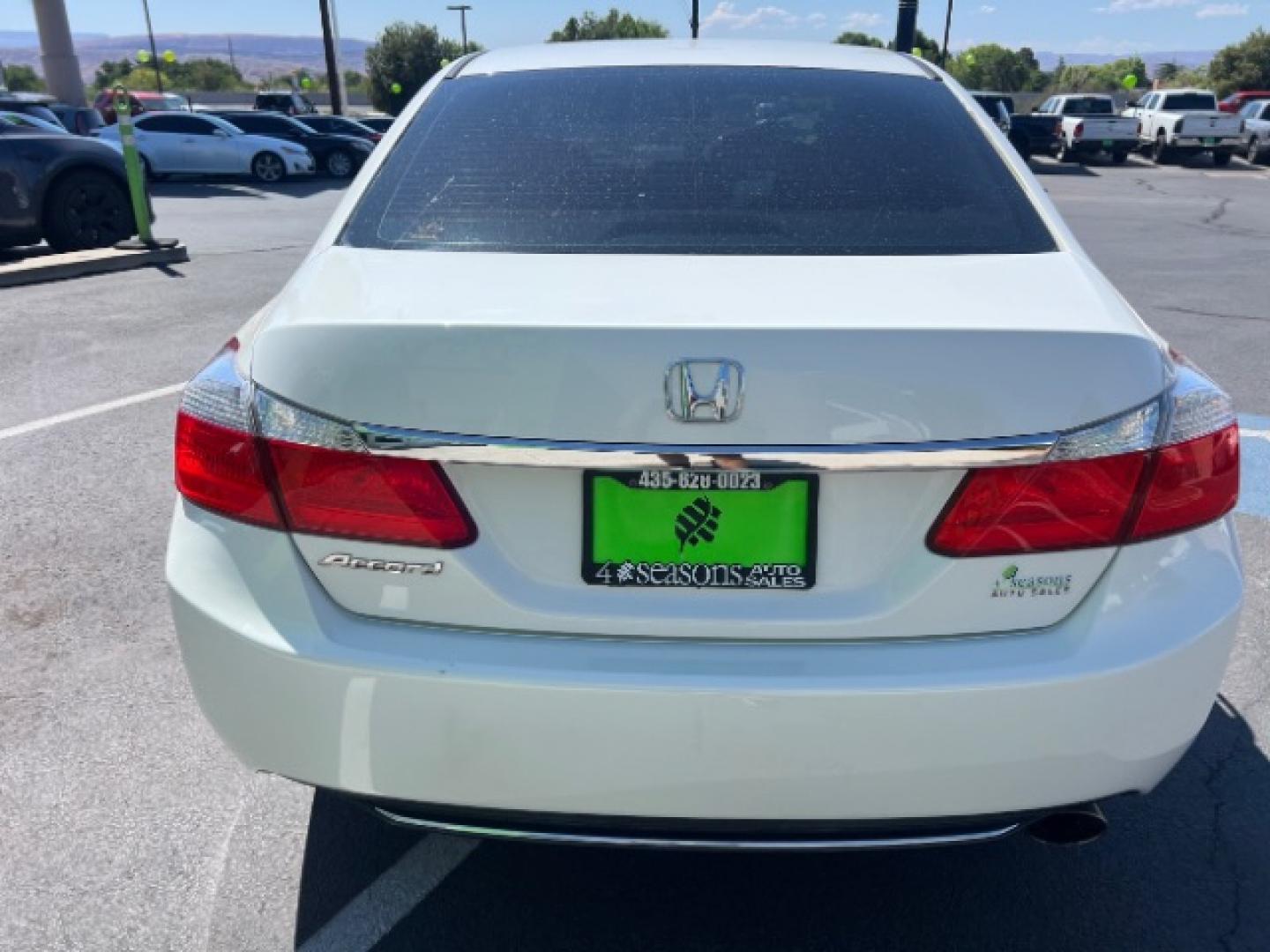 2014 White Orchid Pearl /Ivory Honda Accord LX (1HGCR2F37EA) with an 2.4L I-4 gasoline direct injection engine, Automatic transmission, located at 1865 East Red Hills Pkwy, St. George, 84770, (435) 628-0023, 37.120850, -113.543640- Photo#5