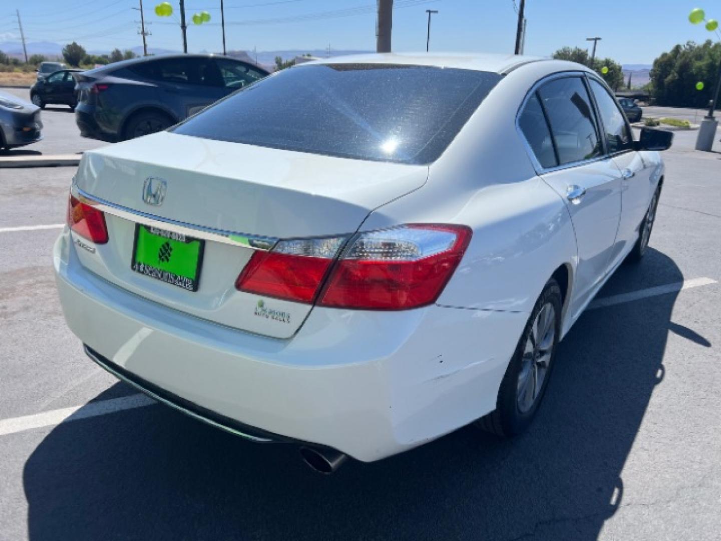 2014 White Orchid Pearl /Ivory Honda Accord LX (1HGCR2F37EA) with an 2.4L I-4 gasoline direct injection engine, Automatic transmission, located at 1865 East Red Hills Pkwy, St. George, 84770, (435) 628-0023, 37.120850, -113.543640- Photo#6