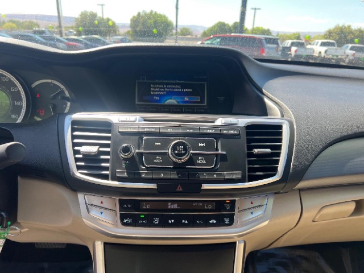 2014 White Orchid Pearl /Ivory Honda Accord LX (1HGCR2F37EA) with an 2.4L I-4 gasoline direct injection engine, Automatic transmission, located at 1865 East Red Hills Pkwy, St. George, 84770, (435) 628-0023, 37.120850, -113.543640- Photo#17