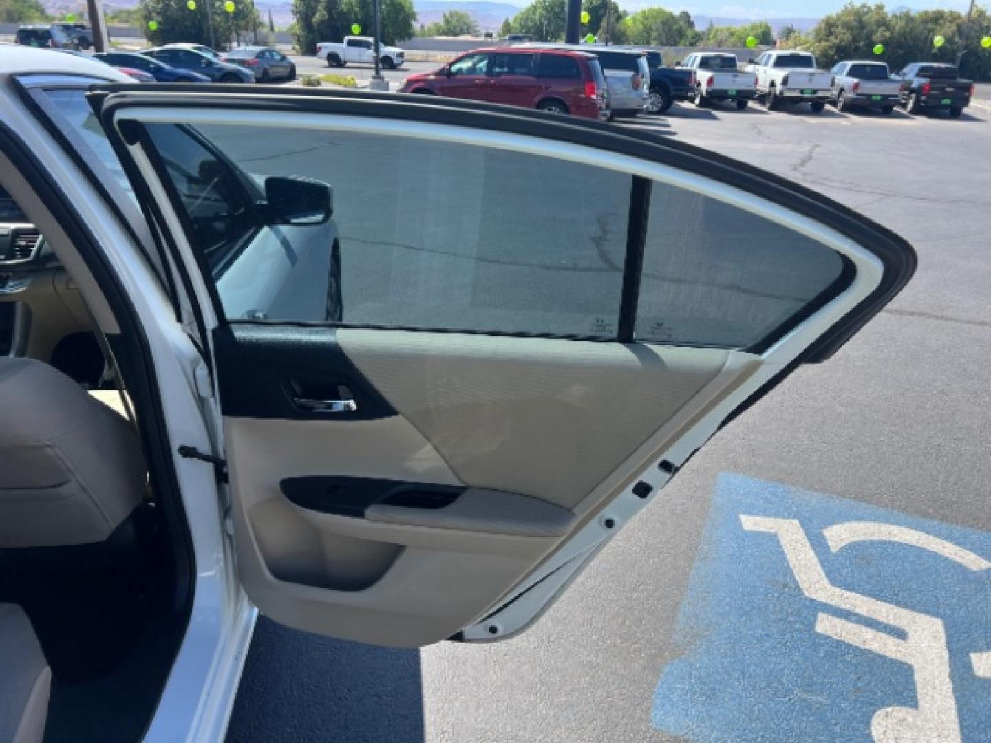 2014 White Orchid Pearl /Ivory Honda Accord LX (1HGCR2F37EA) with an 2.4L I-4 gasoline direct injection engine, Automatic transmission, located at 1865 East Red Hills Pkwy, St. George, 84770, (435) 628-0023, 37.120850, -113.543640- Photo#25