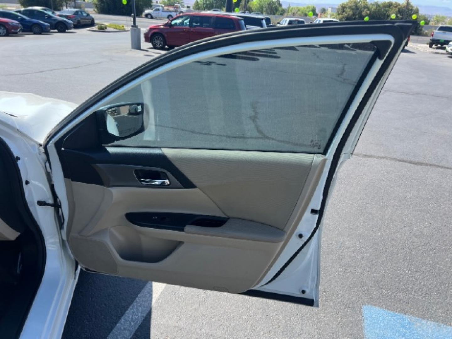 2014 White Orchid Pearl /Ivory Honda Accord LX (1HGCR2F37EA) with an 2.4L I-4 gasoline direct injection engine, Automatic transmission, located at 1865 East Red Hills Pkwy, St. George, 84770, (435) 628-0023, 37.120850, -113.543640- Photo#27
