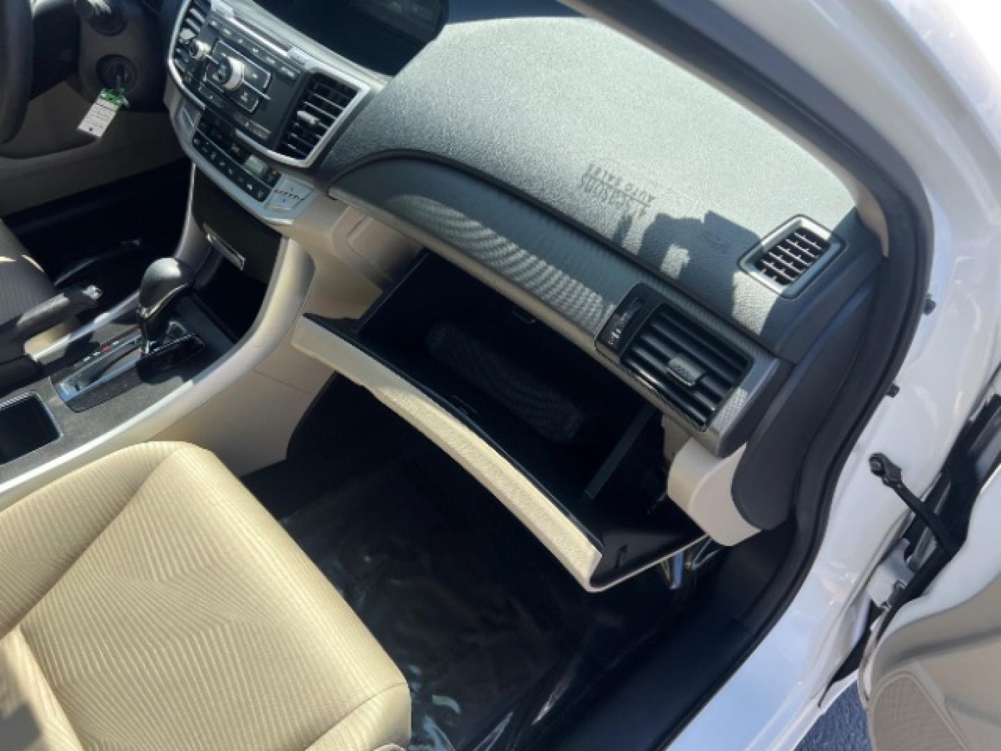 2014 White Orchid Pearl /Ivory Honda Accord LX (1HGCR2F37EA) with an 2.4L I-4 gasoline direct injection engine, Automatic transmission, located at 1865 East Red Hills Pkwy, St. George, 84770, (435) 628-0023, 37.120850, -113.543640- Photo#29