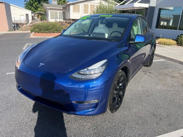 2022 Deep Blue Metallic /White/Black Tesla Model Y Long Range Dual Motor All-Wheel Drive (7SAYGAEE2NF) with an ELECTRIC engine, Electric transmission, located at 1865 East Red Hills Pkwy, St. George, 84770, (435) 628-0023, 37.120850, -113.543640 - Photo#4
