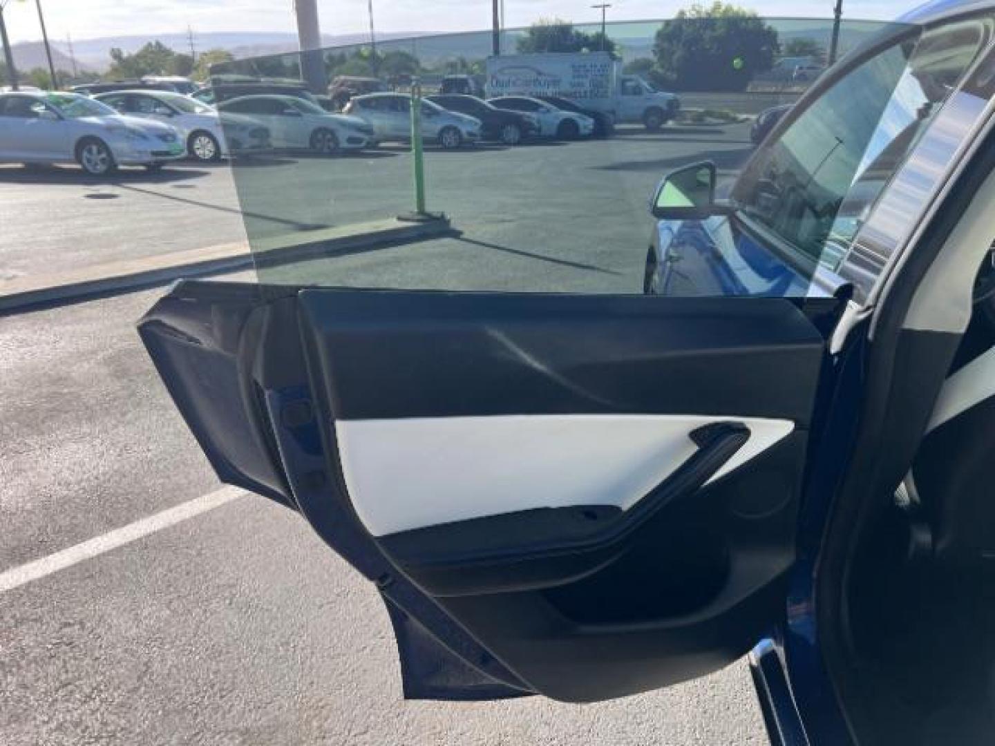 2022 Deep Blue Metallic /White/Black Tesla Model Y Long Range Dual Motor All-Wheel Drive (7SAYGAEE2NF) with an ELECTRIC engine, Electric transmission, located at 1865 East Red Hills Pkwy, St. George, 84770, (435) 628-0023, 37.120850, -113.543640- Photo#20