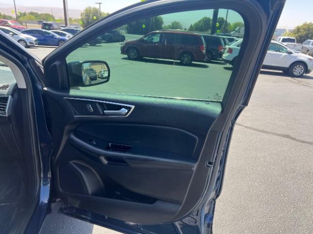 2017 Blue Jeans Metallic /Ebony Ford Edge SEL (2FMPK3J89HB) , Automatic transmission, located at 1865 East Red Hills Pkwy, St. George, 84770, (435) 628-0023, 37.120850, -113.543640 - We specialize in helping ALL people get the best financing available. No matter your credit score, good, bad or none we can get you an amazing rate. Had a bankruptcy, divorce, or repossessions? We give you the green light to get your credit back on the road. Low down and affordable payments that fit - Photo#27
