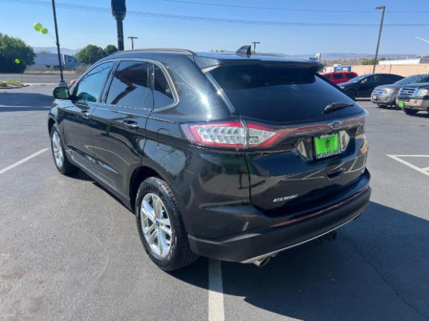 2015 Tuxedo Black Metallic /Ebony Ford Edge SEL (2FMTK4J8XFB) , Automatic transmission, located at 1865 East Red Hills Pkwy, St. George, 84770, (435) 628-0023, 37.120850, -113.543640 - We specialize in helping ALL people get the best financing available. No matter your credit score, good, bad or none we can get you an amazing rate. Had a bankruptcy, divorce, or repossessions? We give you the green light to get your credit back on the road. Low down and affordable payments that fit- Photo#4