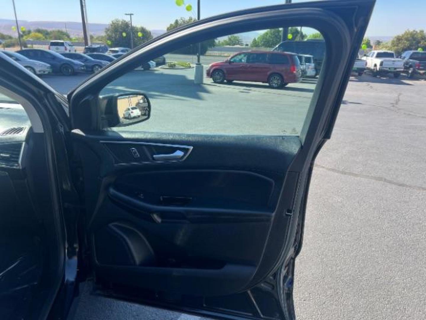 2015 Tuxedo Black Metallic /Ebony Ford Edge SEL (2FMTK4J8XFB) , Automatic transmission, located at 1865 East Red Hills Pkwy, St. George, 84770, (435) 628-0023, 37.120850, -113.543640 - We specialize in helping ALL people get the best financing available. No matter your credit score, good, bad or none we can get you an amazing rate. Had a bankruptcy, divorce, or repossessions? We give you the green light to get your credit back on the road. Low down and affordable payments that fit- Photo#27