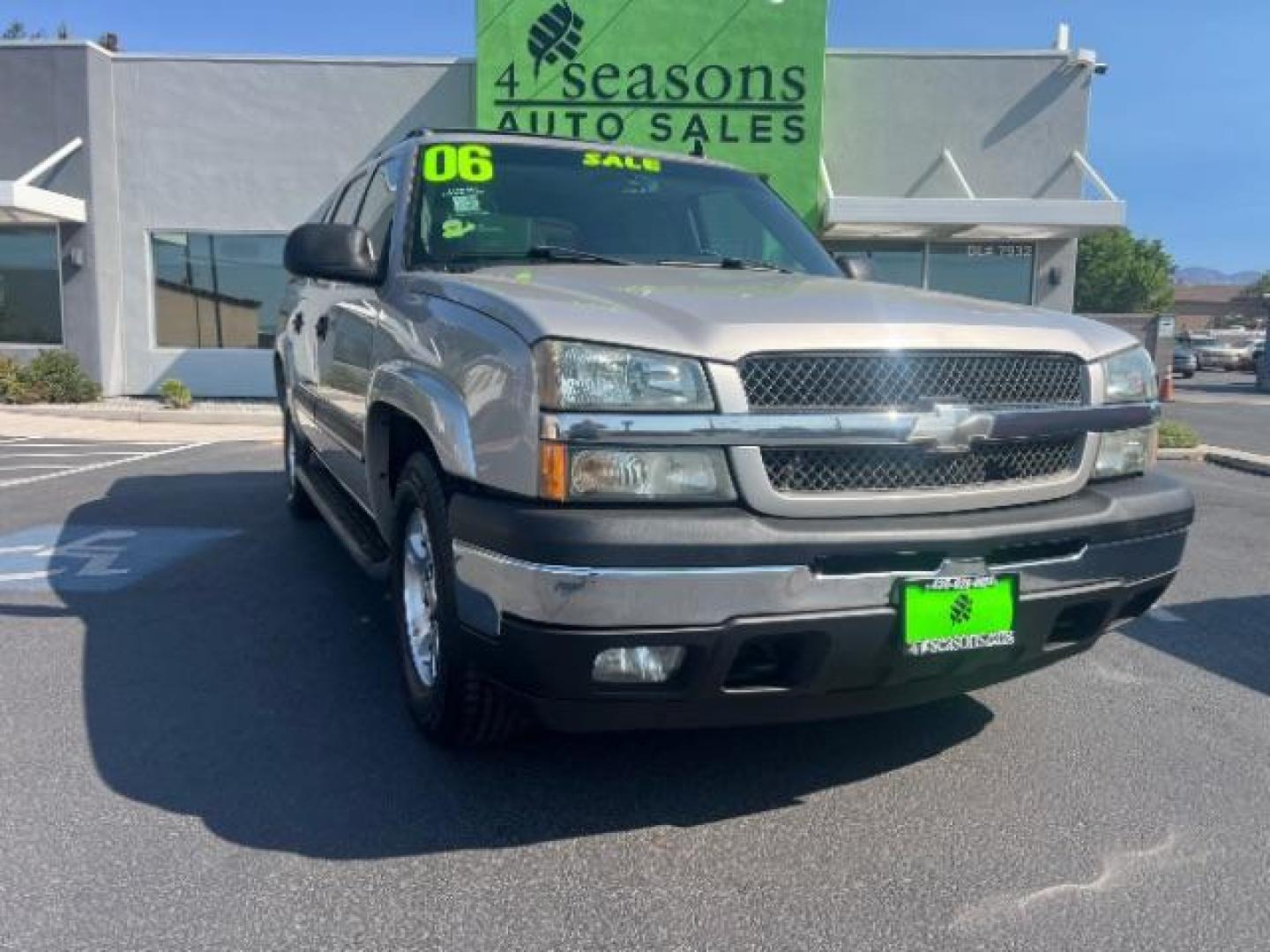 2006 Silver Birch Metallic /Gray/Dark Charcoal Chevrolet Avalanche 1500 Z66 (3GNEC12ZX6G) , Automatic transmission, located at 940 North Main Street, Cedar City, UT, 84720, (435) 628-0023, 37.692936, -113.061897 - We specialize in helping ALL people get the best financing available. No matter your credit score, good, bad or none we can get you an amazing rate. Had a bankruptcy, divorce, or repossessions? We give you the green light to get your credit back on the road. Low down and affordable payments that fit- Photo#0