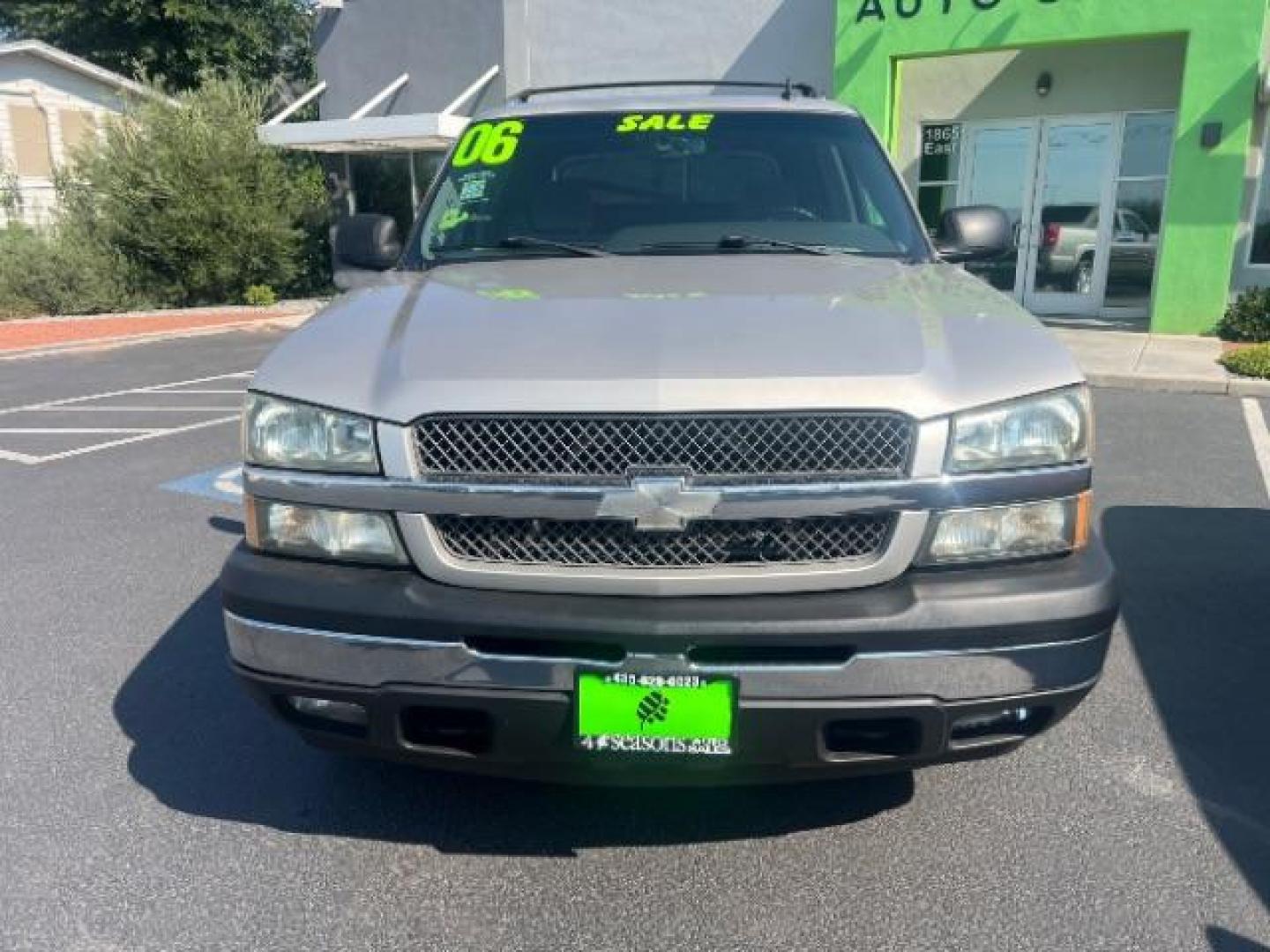 2006 Silver Birch Metallic /Gray/Dark Charcoal Chevrolet Avalanche 1500 Z66 (3GNEC12ZX6G) , Automatic transmission, located at 940 North Main Street, Cedar City, UT, 84720, (435) 628-0023, 37.692936, -113.061897 - We specialize in helping ALL people get the best financing available. No matter your credit score, good, bad or none we can get you an amazing rate. Had a bankruptcy, divorce, or repossessions? We give you the green light to get your credit back on the road. Low down and affordable payments that fit- Photo#1