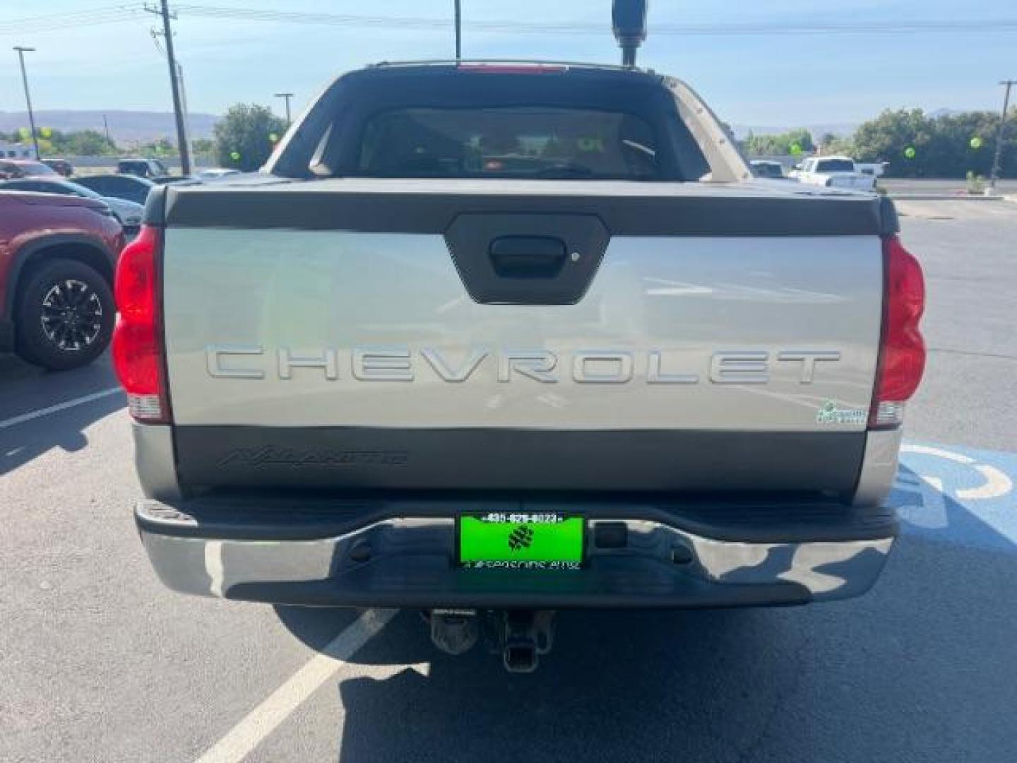2006 Silver Birch Metallic /Gray/Dark Charcoal Chevrolet Avalanche 1500 Z66 (3GNEC12ZX6G) , Automatic transmission, located at 940 North Main Street, Cedar City, UT, 84720, (435) 628-0023, 37.692936, -113.061897 - We specialize in helping ALL people get the best financing available. No matter your credit score, good, bad or none we can get you an amazing rate. Had a bankruptcy, divorce, or repossessions? We give you the green light to get your credit back on the road. Low down and affordable payments that fit- Photo#4