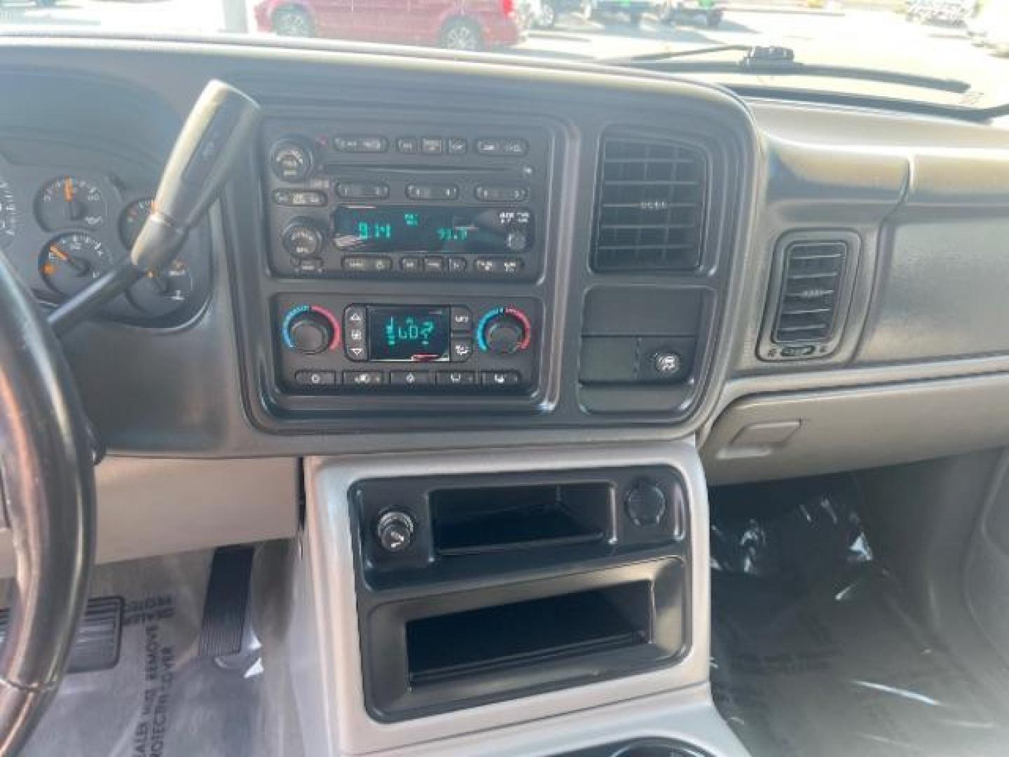 2006 Silver Birch Metallic /Gray/Dark Charcoal Chevrolet Avalanche 1500 Z66 (3GNEC12ZX6G) , Automatic transmission, located at 940 North Main Street, Cedar City, UT, 84720, (435) 628-0023, 37.692936, -113.061897 - We specialize in helping ALL people get the best financing available. No matter your credit score, good, bad or none we can get you an amazing rate. Had a bankruptcy, divorce, or repossessions? We give you the green light to get your credit back on the road. Low down and affordable payments that fit- Photo#16
