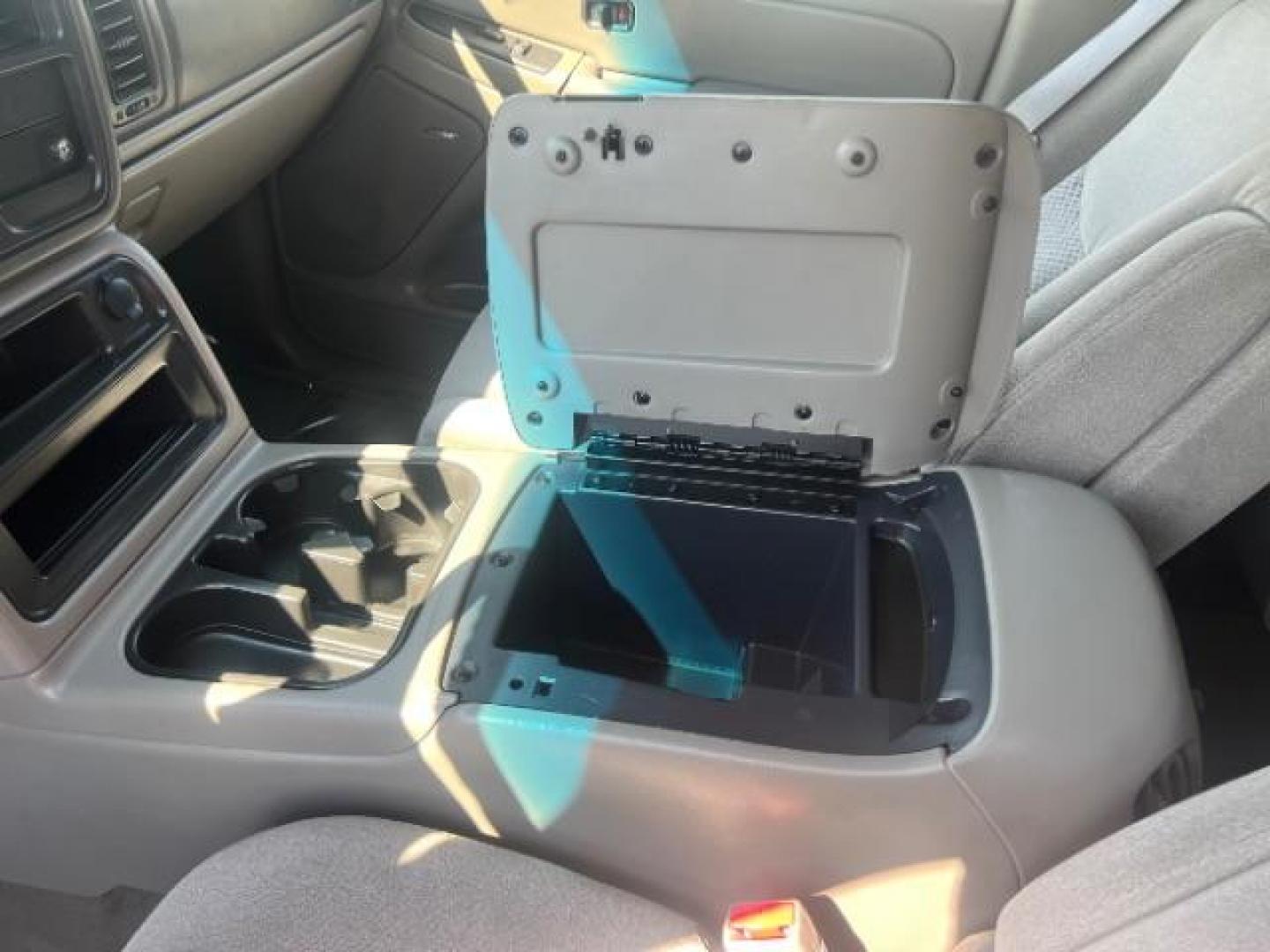 2006 Silver Birch Metallic /Gray/Dark Charcoal Chevrolet Avalanche 1500 Z66 (3GNEC12ZX6G) , Automatic transmission, located at 940 North Main Street, Cedar City, UT, 84720, (435) 628-0023, 37.692936, -113.061897 - We specialize in helping ALL people get the best financing available. No matter your credit score, good, bad or none we can get you an amazing rate. Had a bankruptcy, divorce, or repossessions? We give you the green light to get your credit back on the road. Low down and affordable payments that fit- Photo#17
