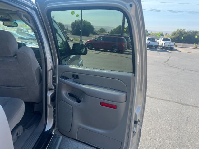 2006 Silver Birch Metallic /Gray/Dark Charcoal Chevrolet Avalanche 1500 Z66 (3GNEC12ZX6G) , Automatic transmission, located at 1865 East Red Hills Pkwy, St. George, 84770, (435) 628-0023, 37.120850, -113.543640 - We specialize in helping ALL people get the best financing available. No matter your credit score, good, bad or none we can get you an amazing rate. Had a bankruptcy, divorce, or repossessions? We give you the green light to get your credit back on the road. Low down and affordable payments that fit - Photo#23