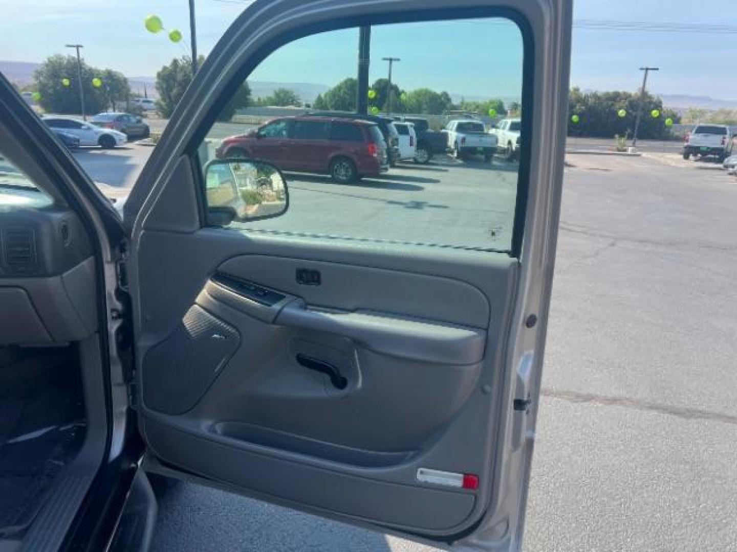 2006 Silver Birch Metallic /Gray/Dark Charcoal Chevrolet Avalanche 1500 Z66 (3GNEC12ZX6G) , Automatic transmission, located at 940 North Main Street, Cedar City, UT, 84720, (435) 628-0023, 37.692936, -113.061897 - We specialize in helping ALL people get the best financing available. No matter your credit score, good, bad or none we can get you an amazing rate. Had a bankruptcy, divorce, or repossessions? We give you the green light to get your credit back on the road. Low down and affordable payments that fit- Photo#25