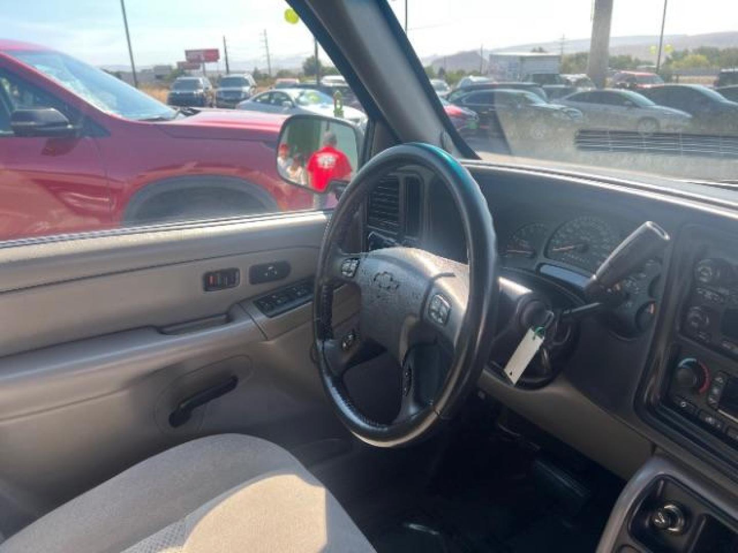 2006 Silver Birch Metallic /Gray/Dark Charcoal Chevrolet Avalanche 1500 Z66 (3GNEC12ZX6G) , Automatic transmission, located at 940 North Main Street, Cedar City, UT, 84720, (435) 628-0023, 37.692936, -113.061897 - We specialize in helping ALL people get the best financing available. No matter your credit score, good, bad or none we can get you an amazing rate. Had a bankruptcy, divorce, or repossessions? We give you the green light to get your credit back on the road. Low down and affordable payments that fit- Photo#28