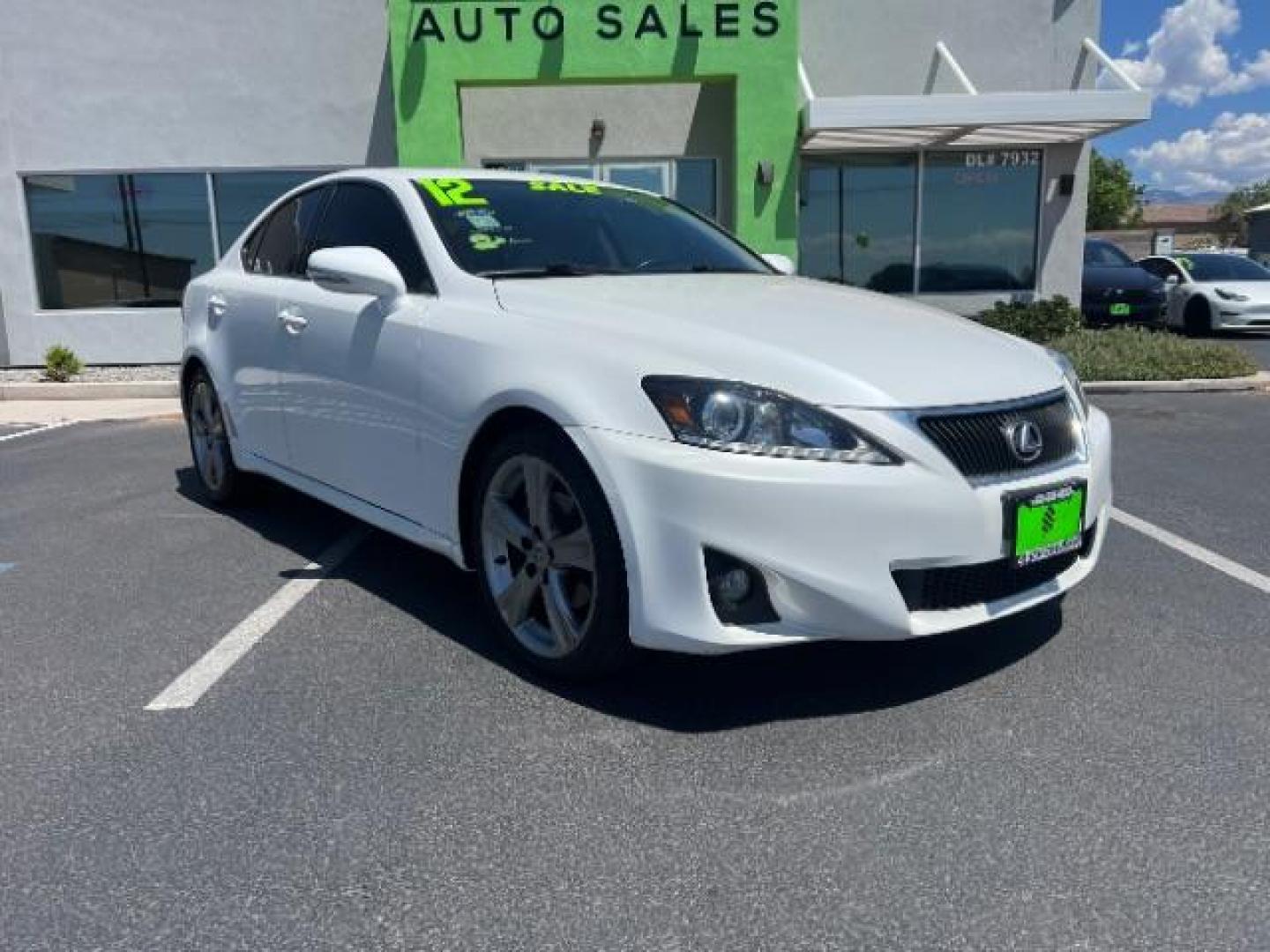 2012 White /Beige Lexus IS 250 250 RWD Manual (JTHBF5C22C5) , Automatic transmission, located at 1865 East Red Hills Pkwy, St. George, 84770, (435) 628-0023, 37.120850, -113.543640 - We specialize in helping ALL people get the best financing available. No matter your credit score, good, bad or none we can get you an amazing rate. Had a bankruptcy, divorce, or repossessions? We give you the green light to get your credit back on the road. Low down and affordable payments that fit - Photo#0
